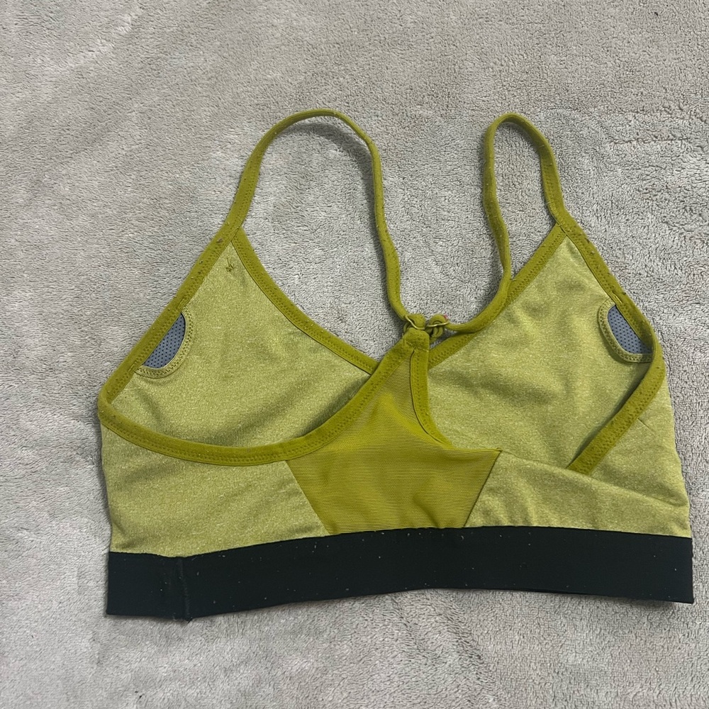 Nike Sports Bra - Picture 3 of 4